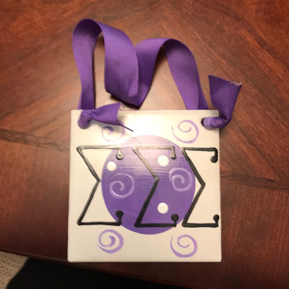 Tri Sigma Hanger